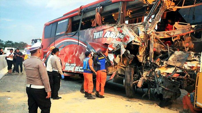 Bus kecelakaan di Tol Malang