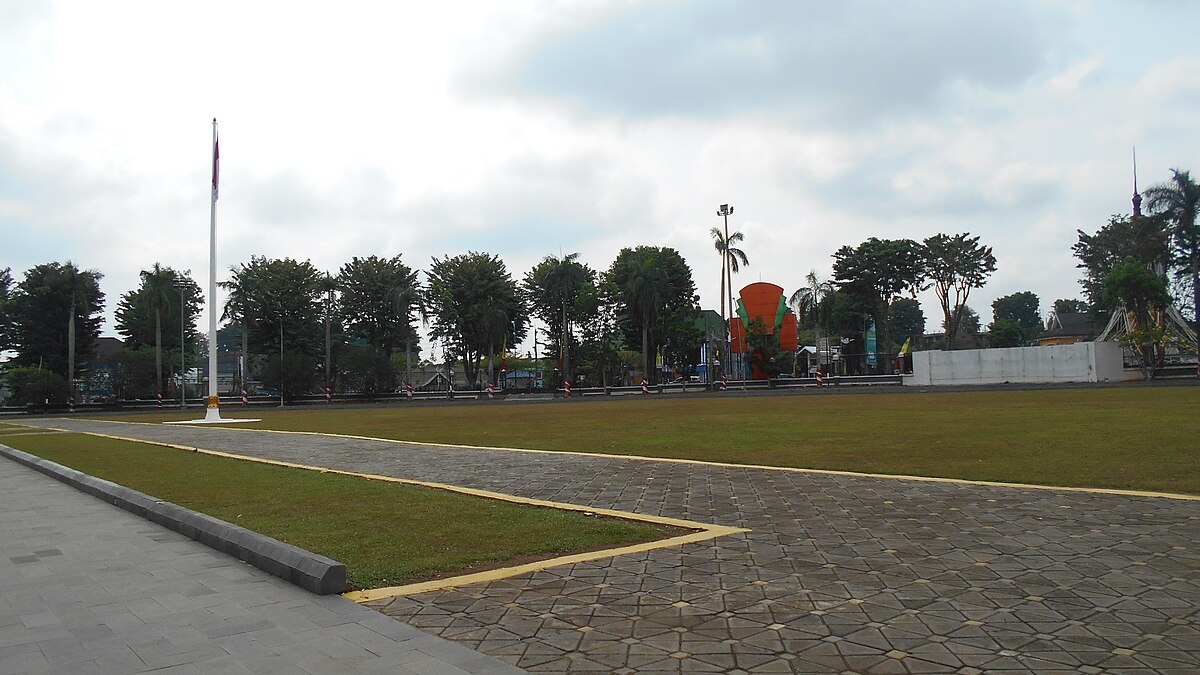 Suasana lapamngan kantor Wali Kota Jambi