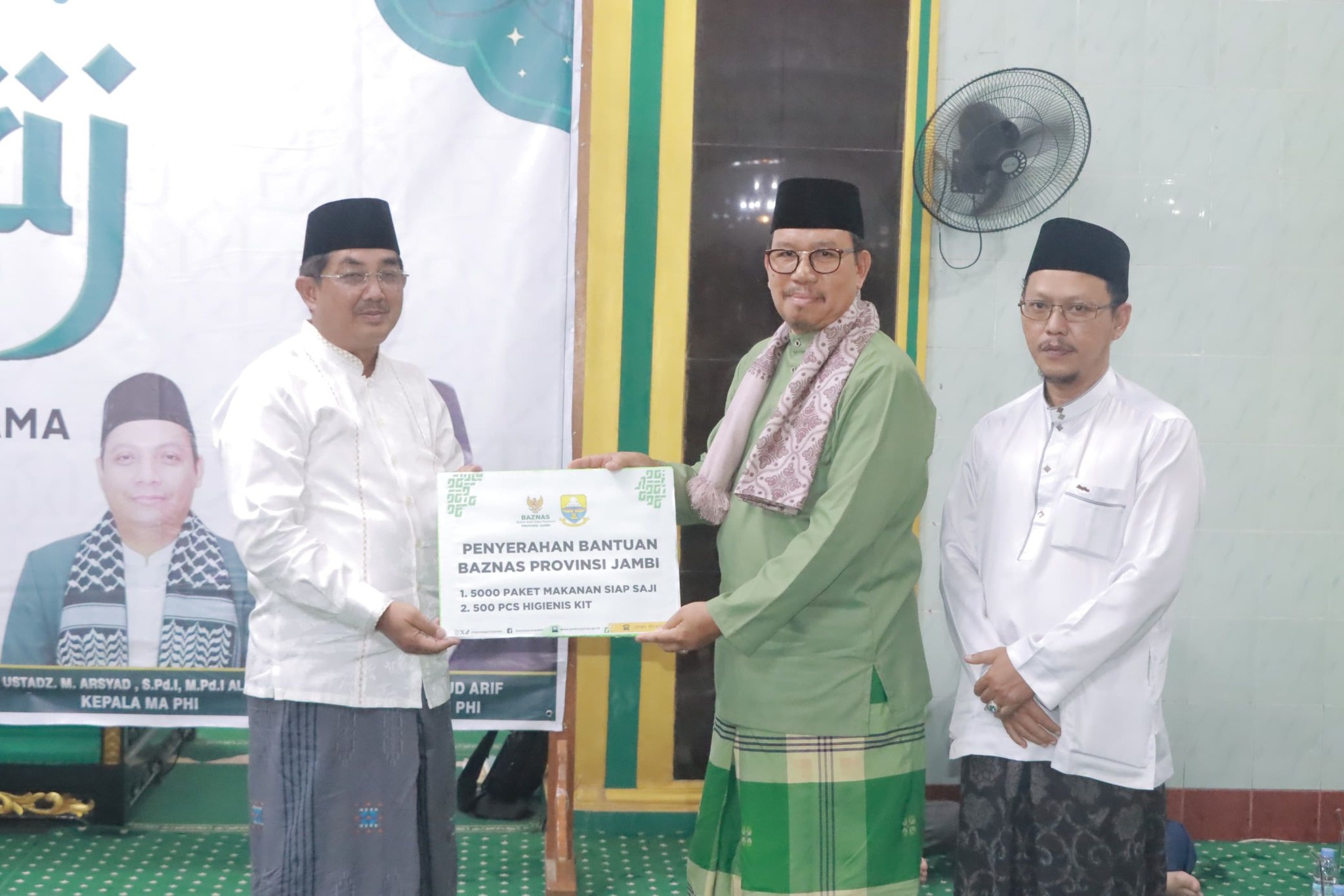 Bupati Tanjung Jabung Barat Anwar Sadat