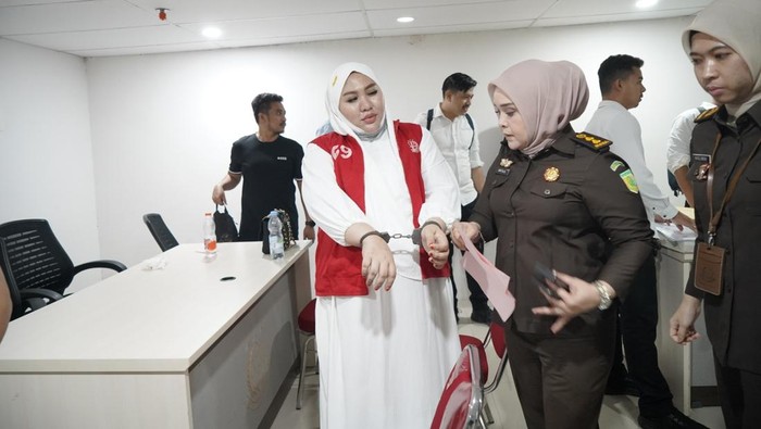 Mira Hayati