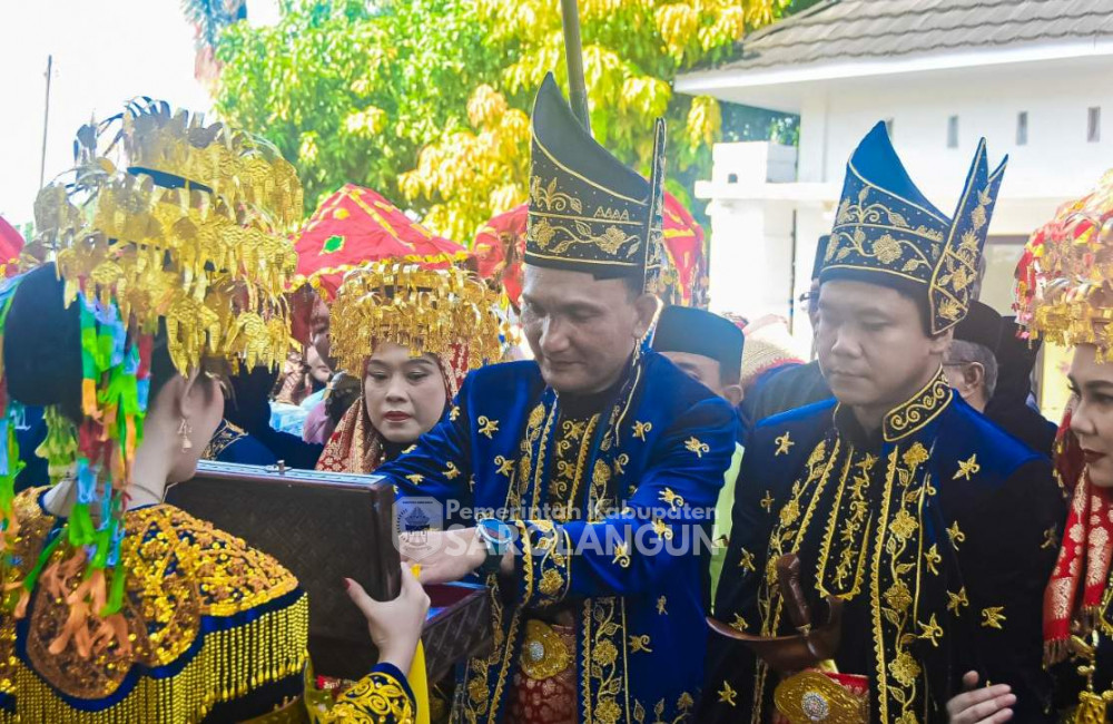 Prosesi naik rumah