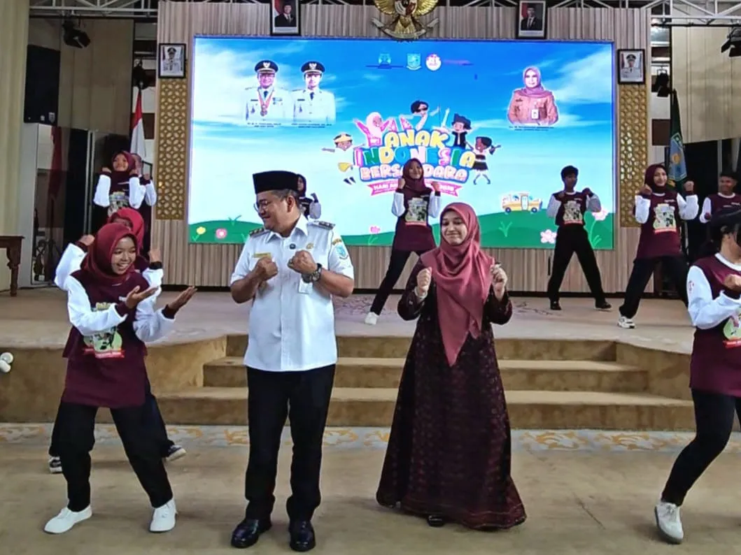 IMG-20250822-WA0032 Wali Kota Jambi dan istri