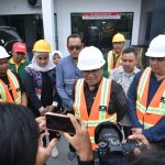 Wali Kota Jambi Maulana saat meninjau IPAL