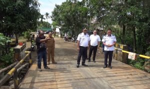 Jembatan Rano di Kelurahan Rano, Kabupaten Tanjab Timur