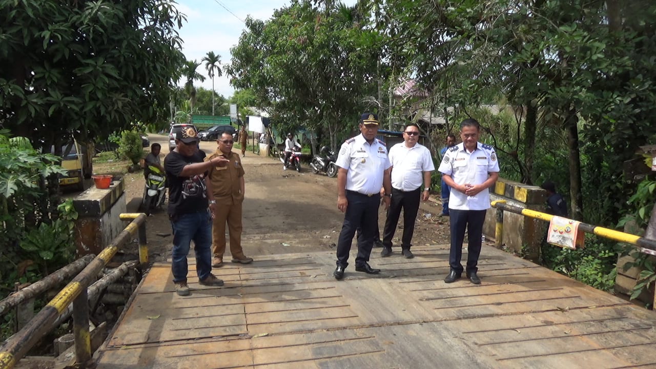 Jembatan Rano di Kelurahan Rano, Kabupaten Tanjab Timur
